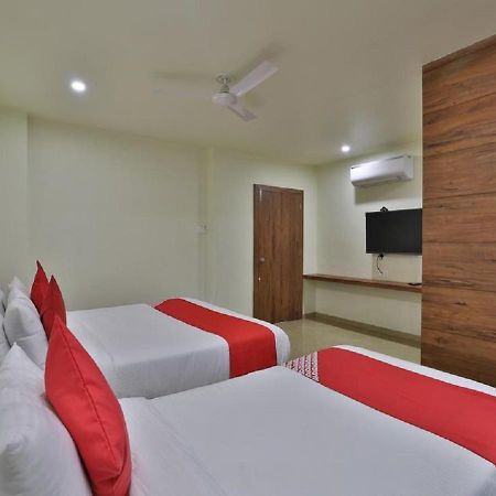 Hotel Kuber Dwārka Zewnętrze zdjęcie