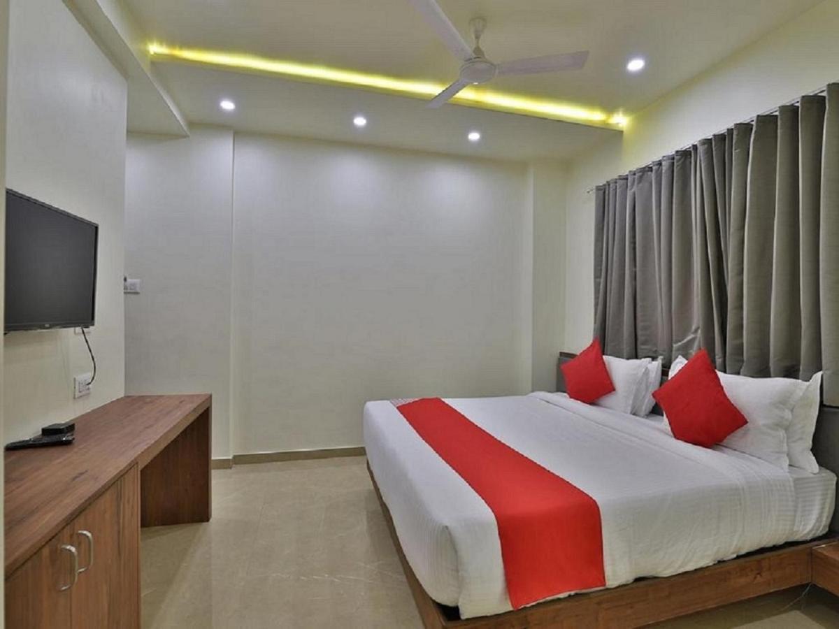 Hotel Kuber Dwārka Zewnętrze zdjęcie
